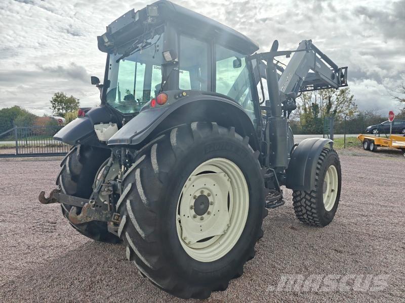 Valtra N123 Traktorid