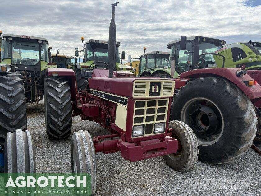 International 844s Traktorid