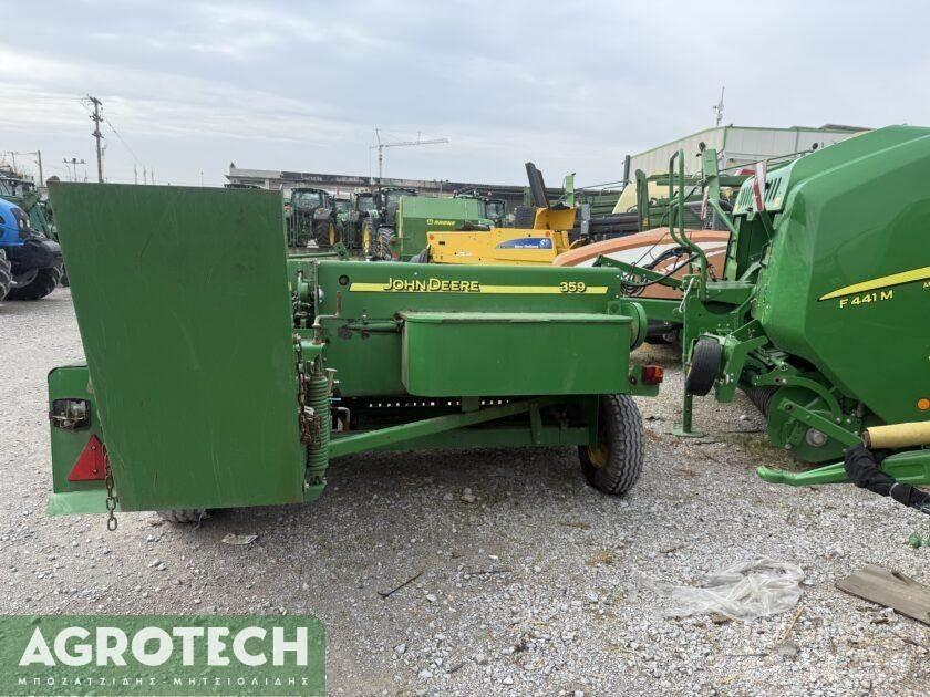 John Deere 359 Traktorid