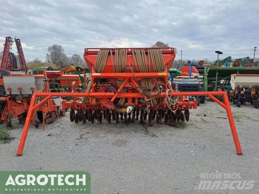 Kuhn VENTA LC 3500 Traktorid