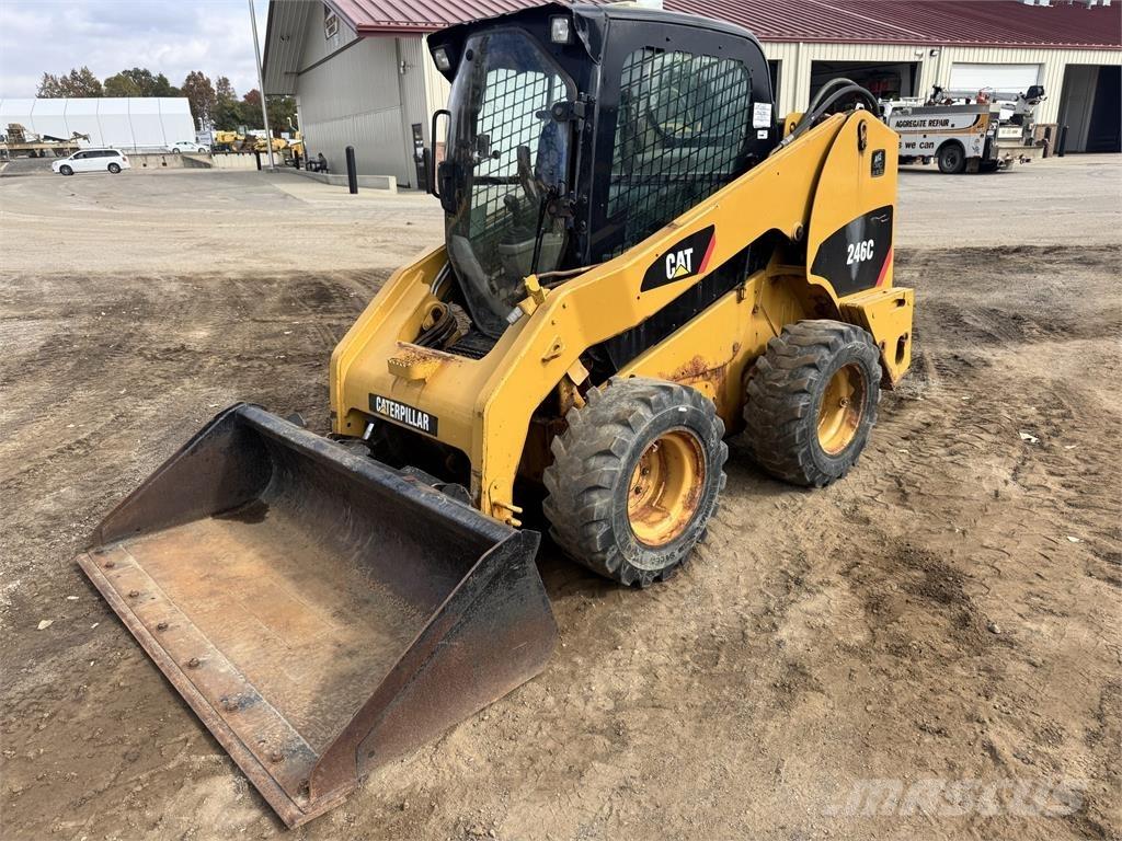 CAT 246C Kompaktlaadurid