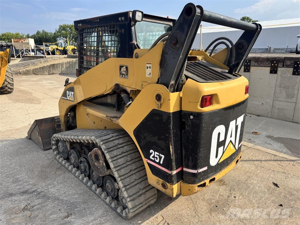 CAT 257 Kompaktlaadurid