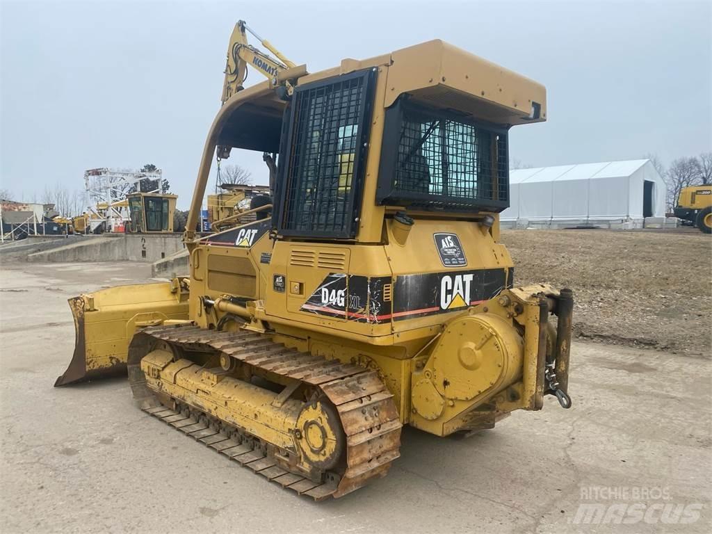 CAT D4G XL Buldooserid