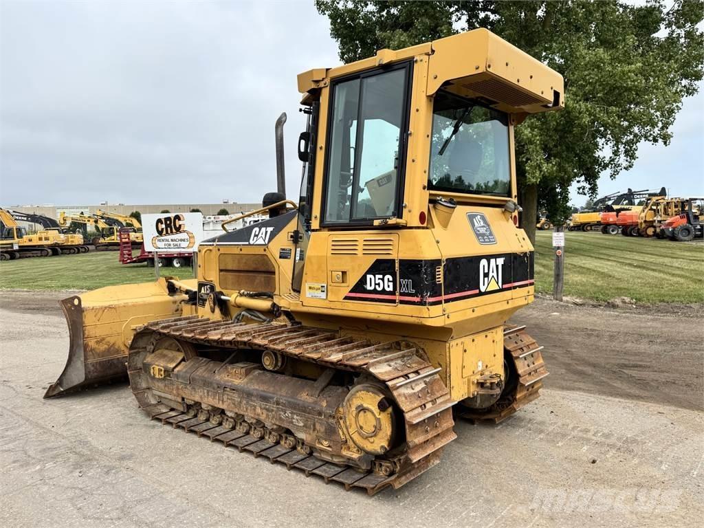 CAT D5G XL Buldooserid