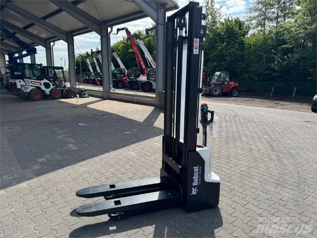 Bobcat LSM 12 N -7 Järelkäidavad virnastajad