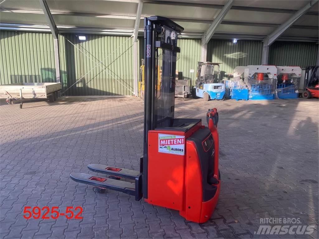 Linde L 16 i Järelkäidavad virnastajad