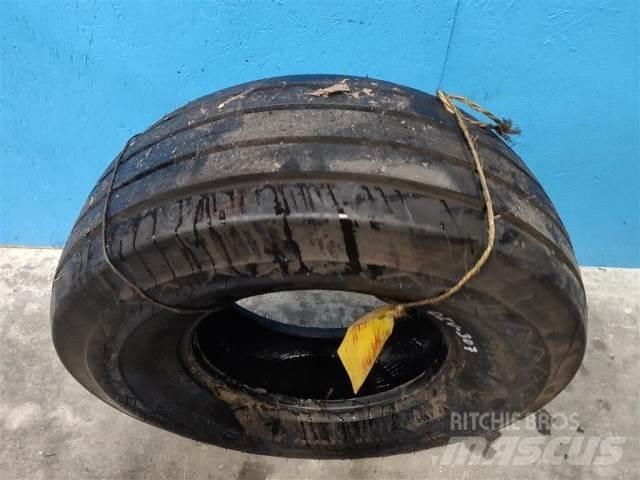  14 11L-14 Rehvid, rattad ja veljed
