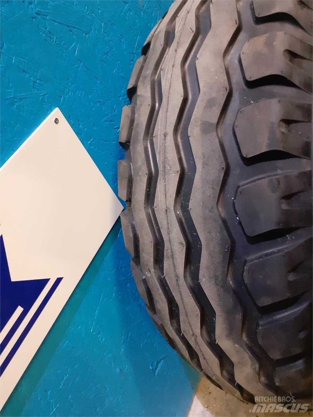  15.3 260/75-15.3 Rehvid, rattad ja veljed