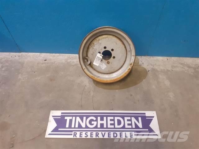  15 6LBx15 Rehvid, rattad ja veljed
