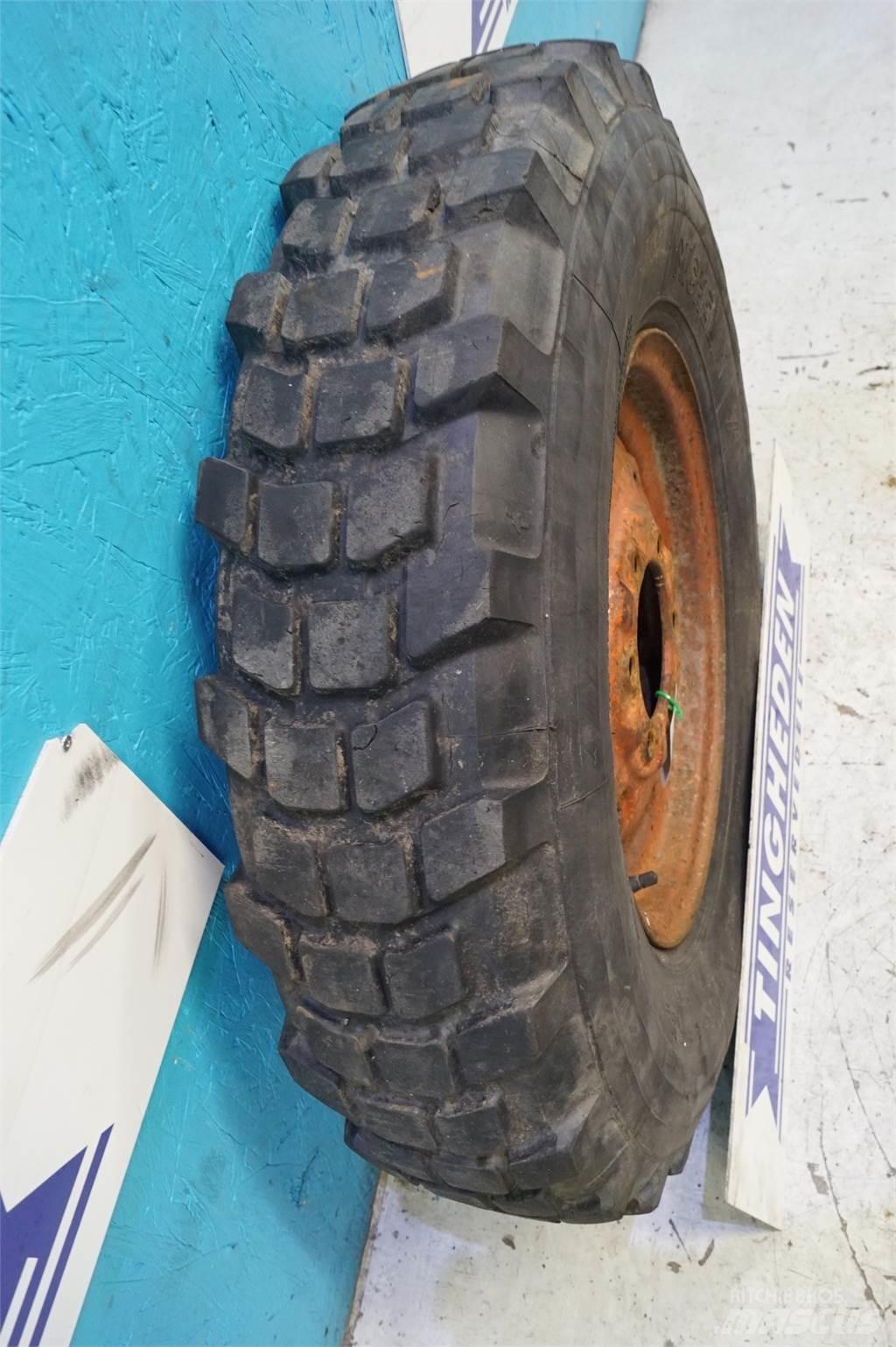  16 7.50R16 Rehvid, rattad ja veljed