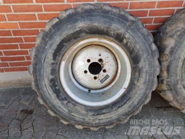  18 365/70R18 Rehvid, rattad ja veljed