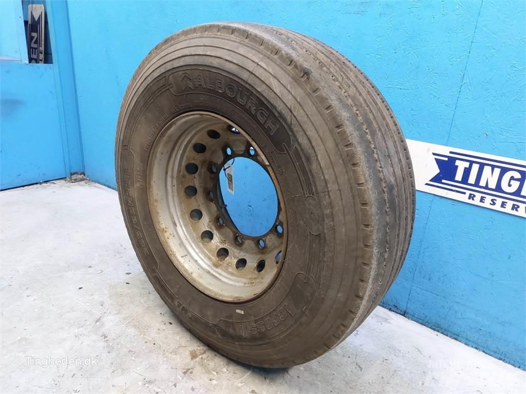  22.5 385/65-22.5 Rehvid, rattad ja veljed