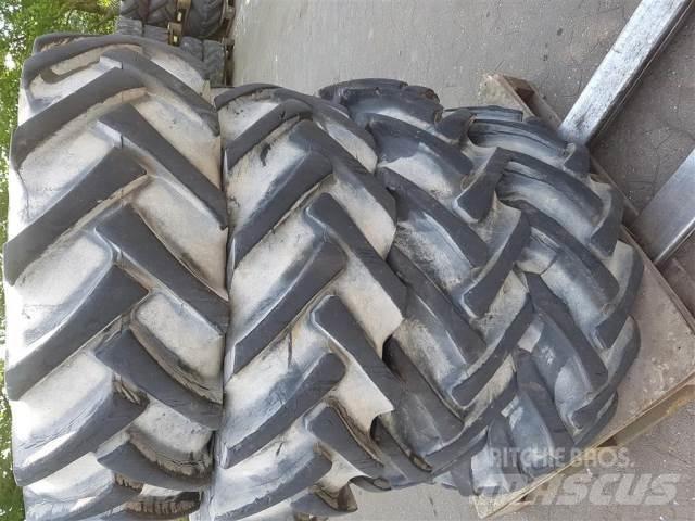  24 15.5/80-24 Rehvid, rattad ja veljed