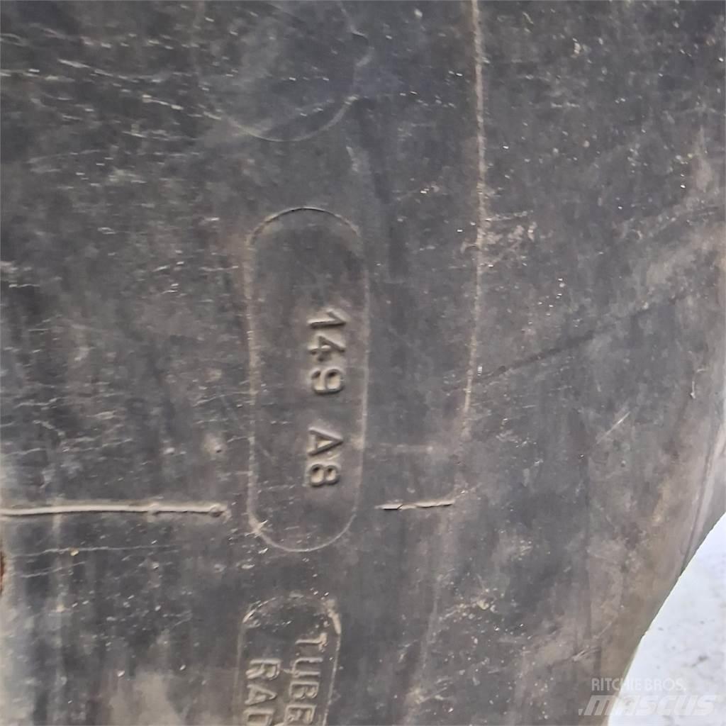  24 19.5 LR 24 Rehvid, rattad ja veljed