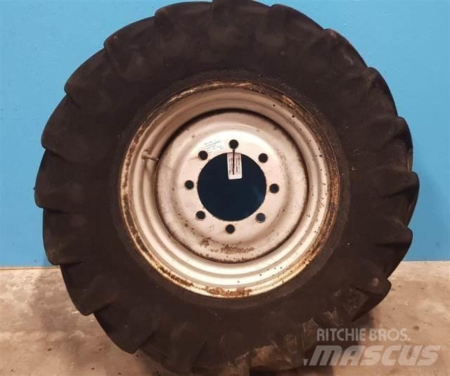  24 440/65R24 Rehvid, rattad ja veljed