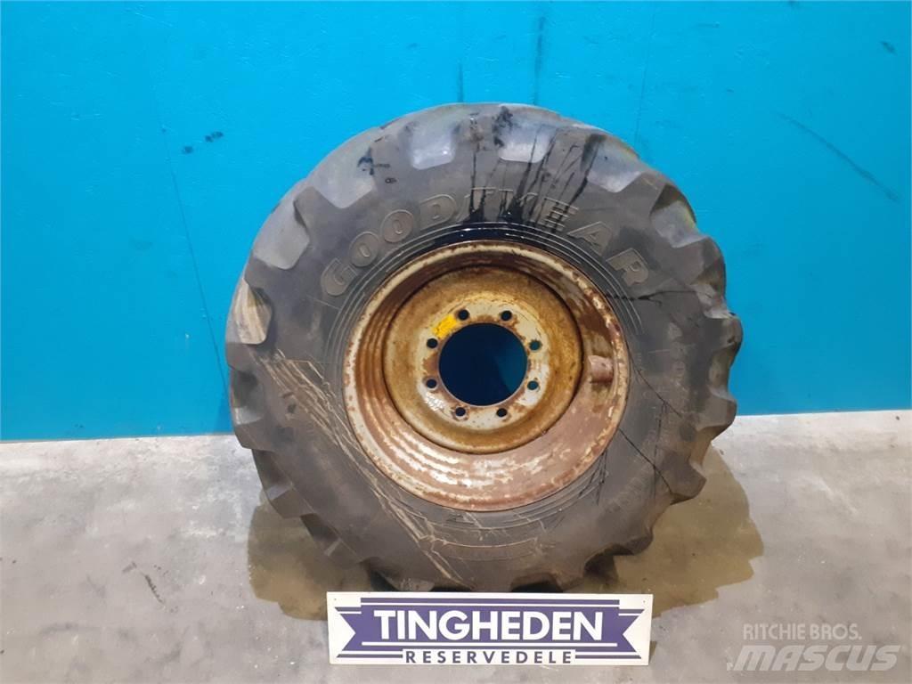  24 460/70R24 Rehvid, rattad ja veljed