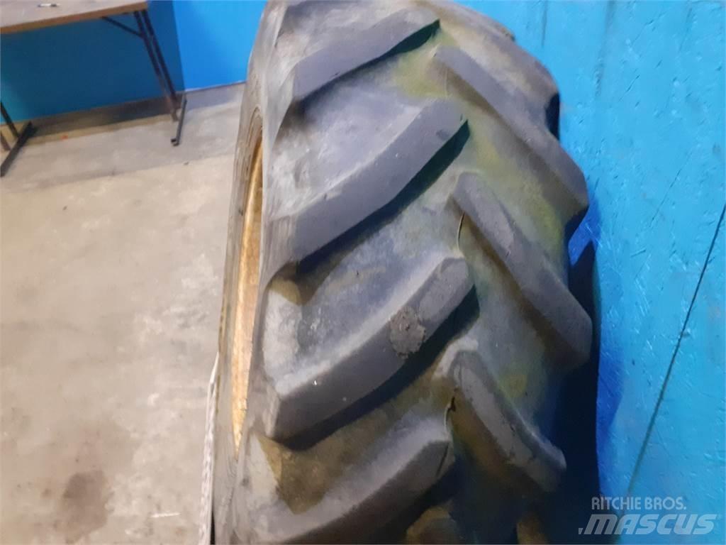  24 460/70R24 Rehvid, rattad ja veljed