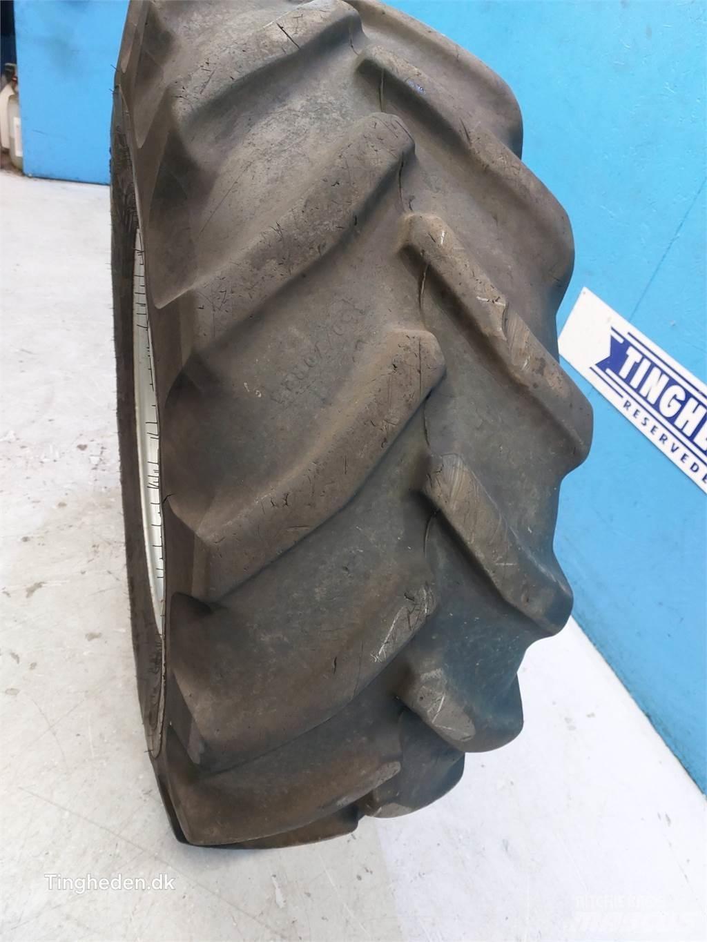  24 460/70R24 Rehvid, rattad ja veljed