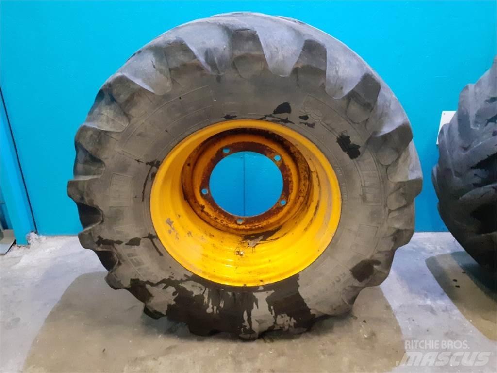  24 500/70R24 Rehvid, rattad ja veljed