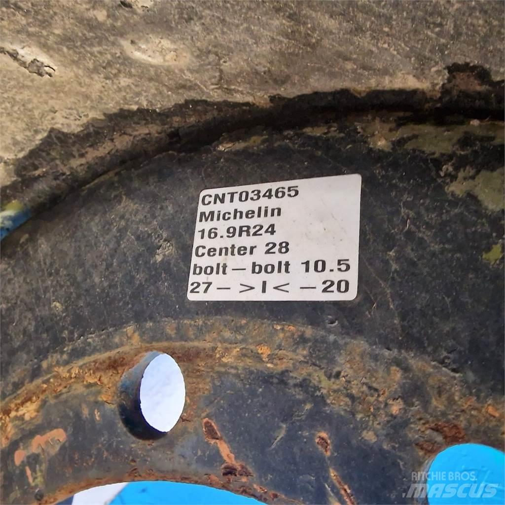  24 W15Lx24 Rehvid, rattad ja veljed