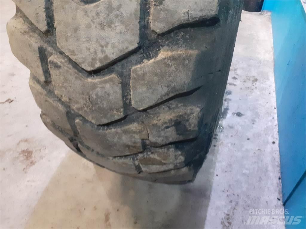  25 20.5R25 Rehvid, rattad ja veljed