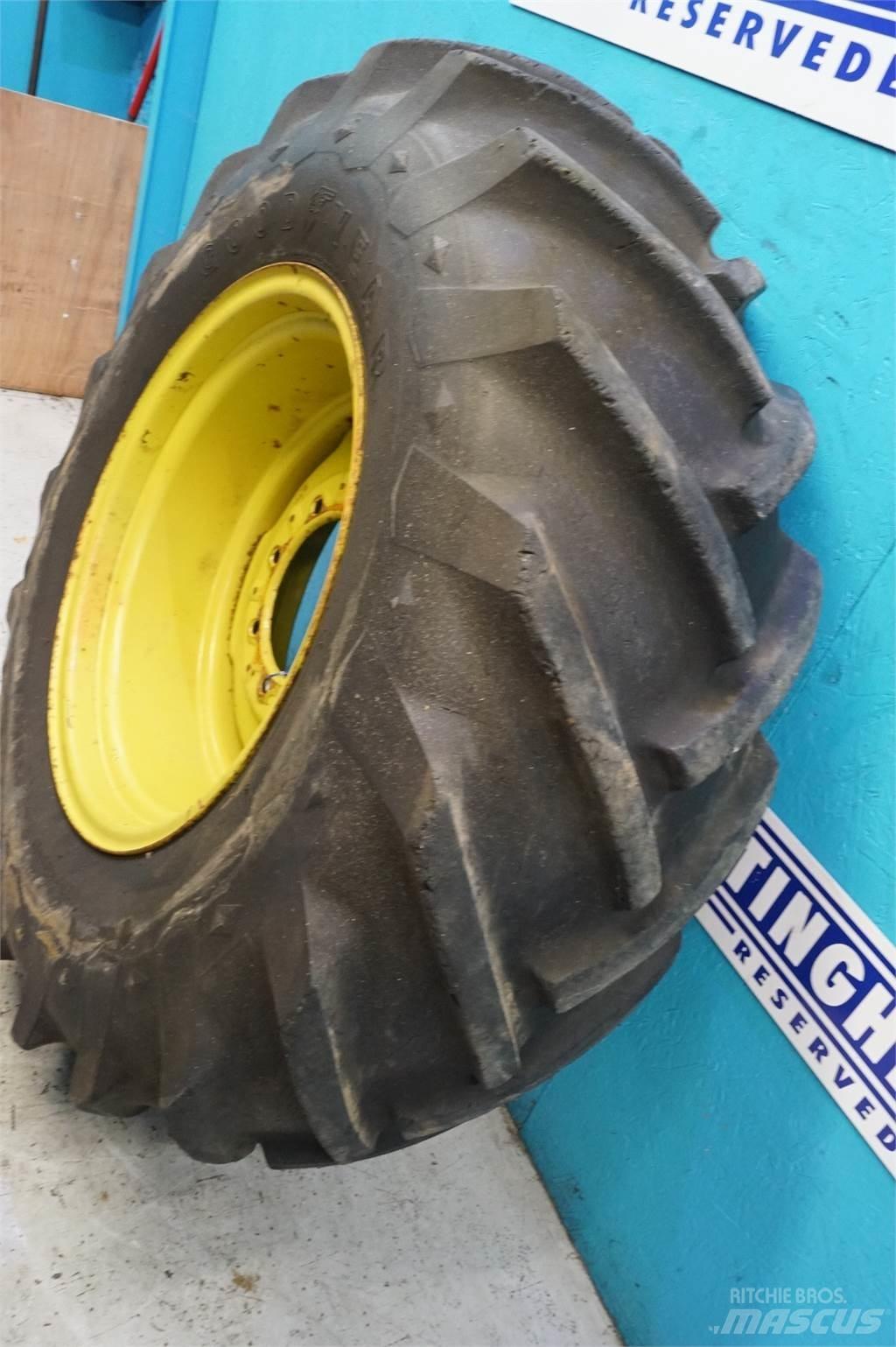  26 16.9/14-26 Rehvid, rattad ja veljed