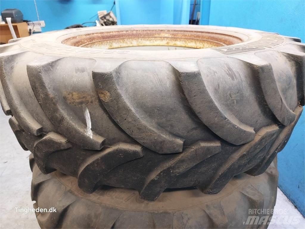  28 380/70R28 Rehvid, rattad ja veljed