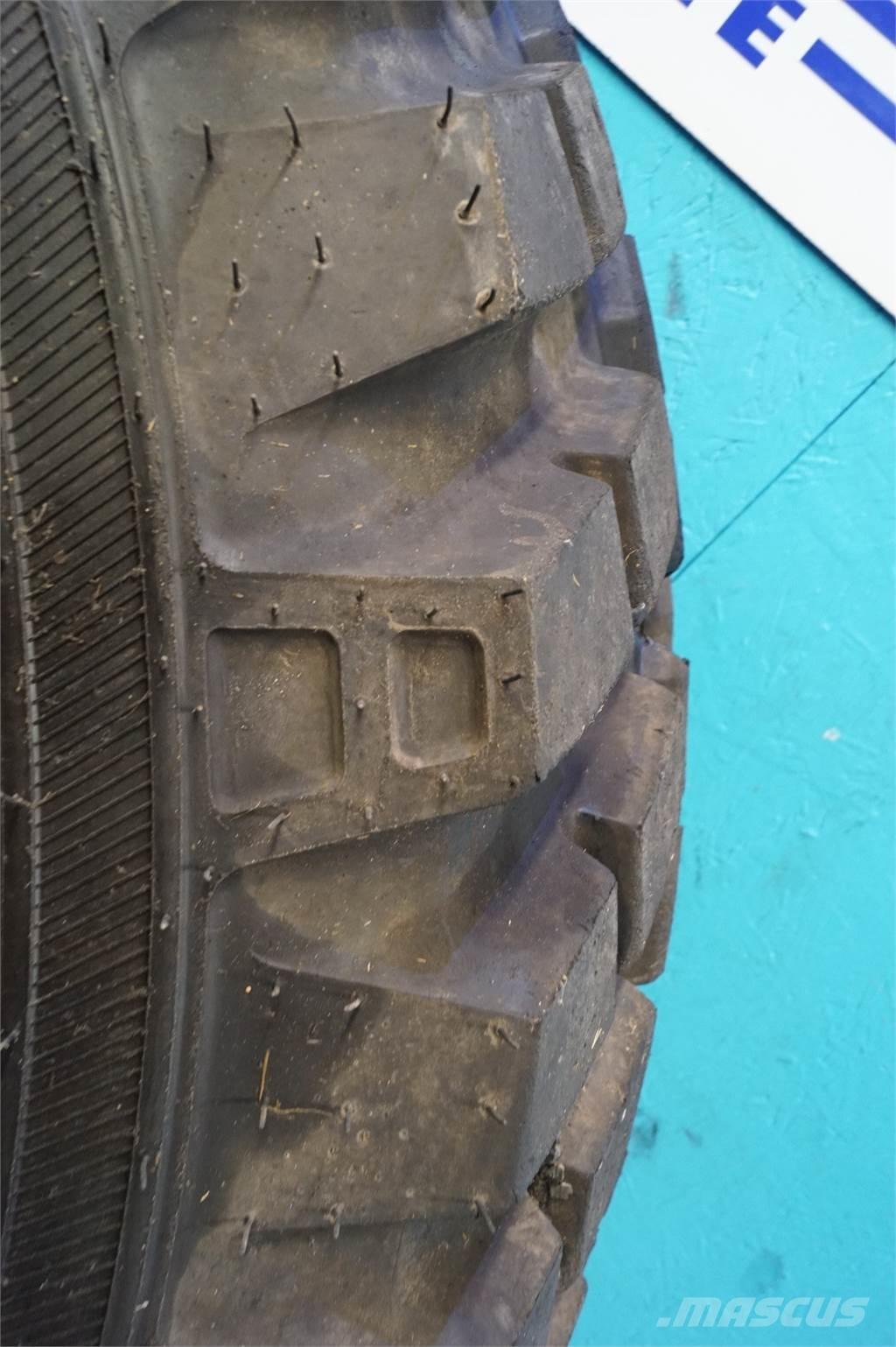  28 440/80R28 Rehvid, rattad ja veljed