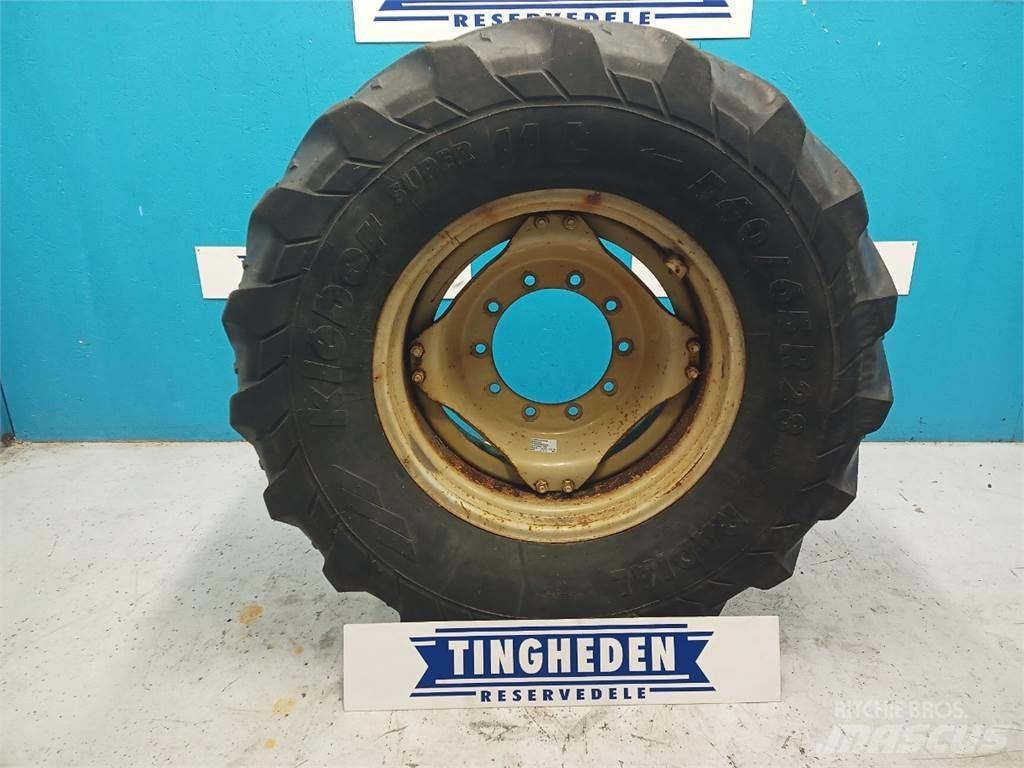  28 540/65R28 Rehvid, rattad ja veljed