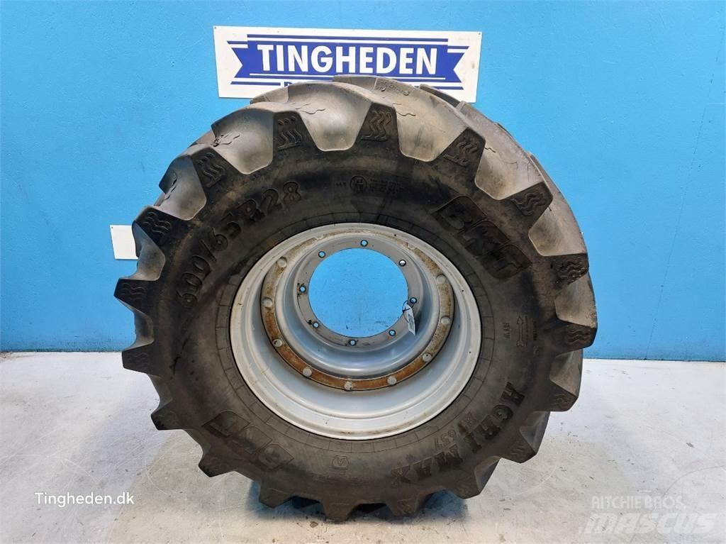  28 600/65R28 Rehvid, rattad ja veljed