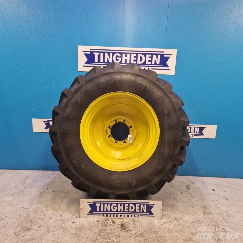  30 540/65 R30 Rehvid, rattad ja veljed