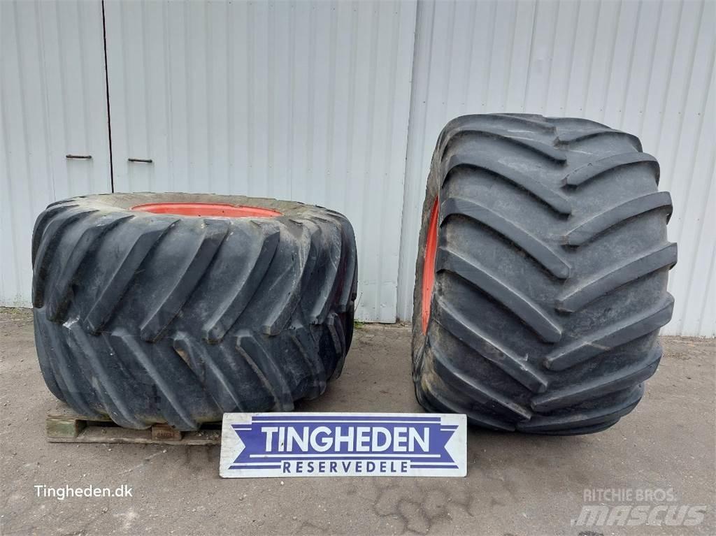  32 1050/50 R32 Rehvid, rattad ja veljed