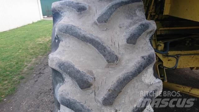  32 30.5L-32 Rehvid, rattad ja veljed