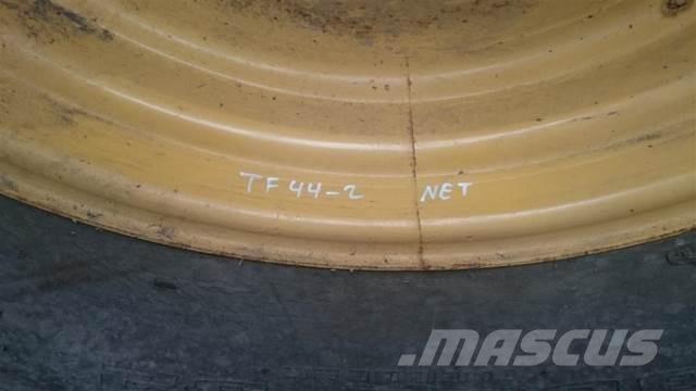 32 30,5L-32 Rehvid, rattad ja veljed