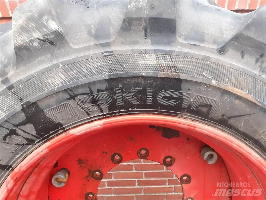  34 600/65R34 Rehvid, rattad ja veljed