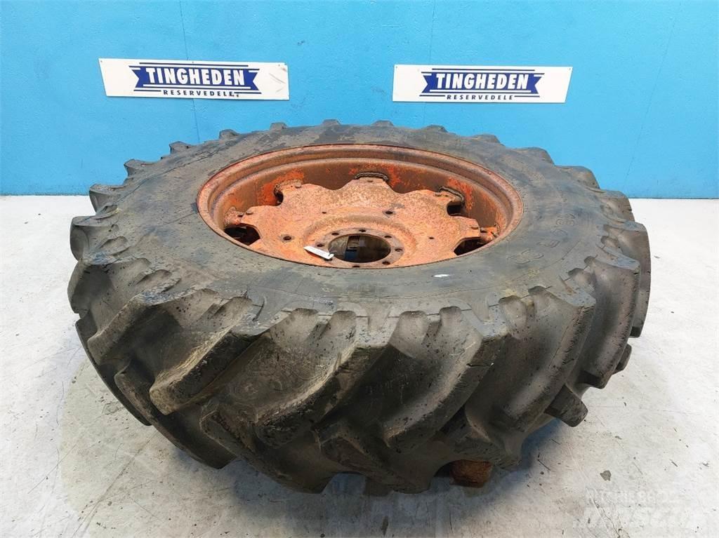  38 18.4 R38 Rehvid, rattad ja veljed