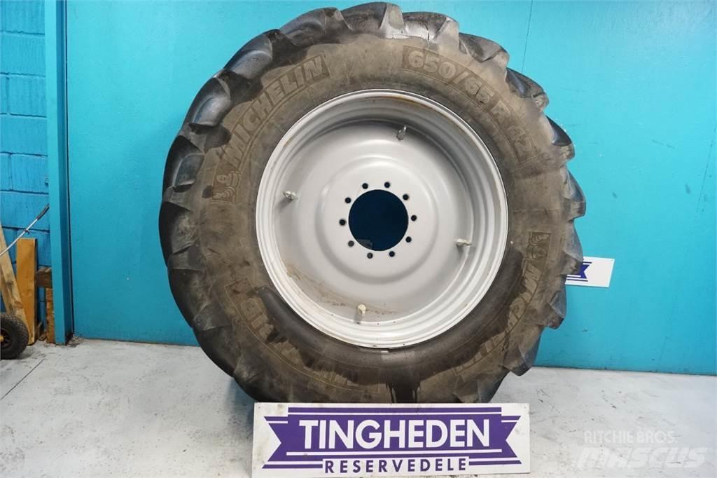  42 650/65R42 Rehvid, rattad ja veljed