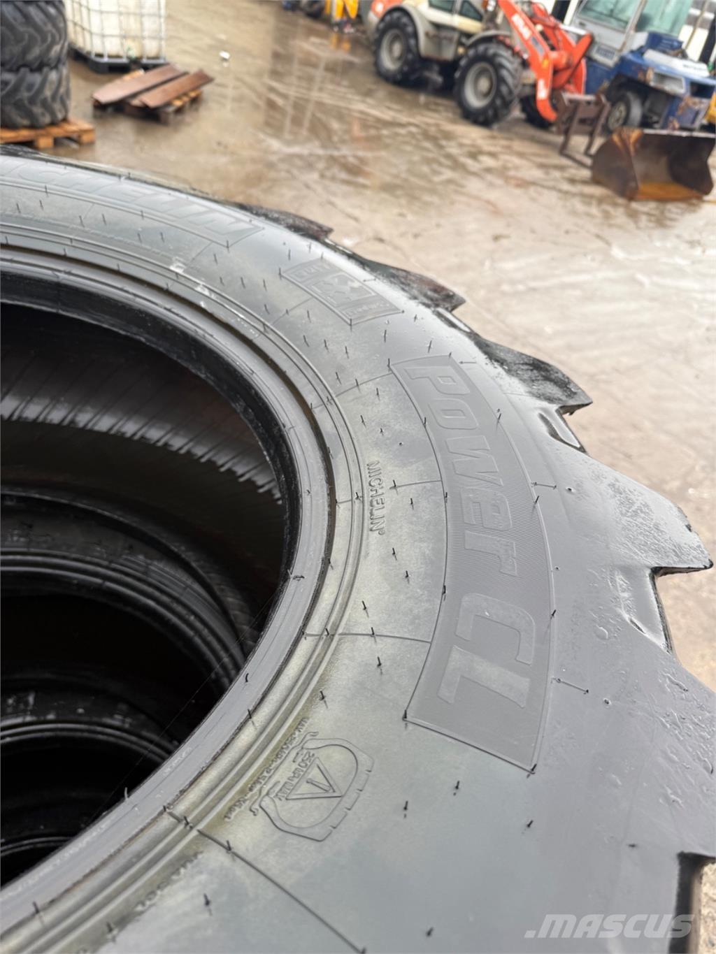  440/80-24 Rehvid, rattad ja veljed