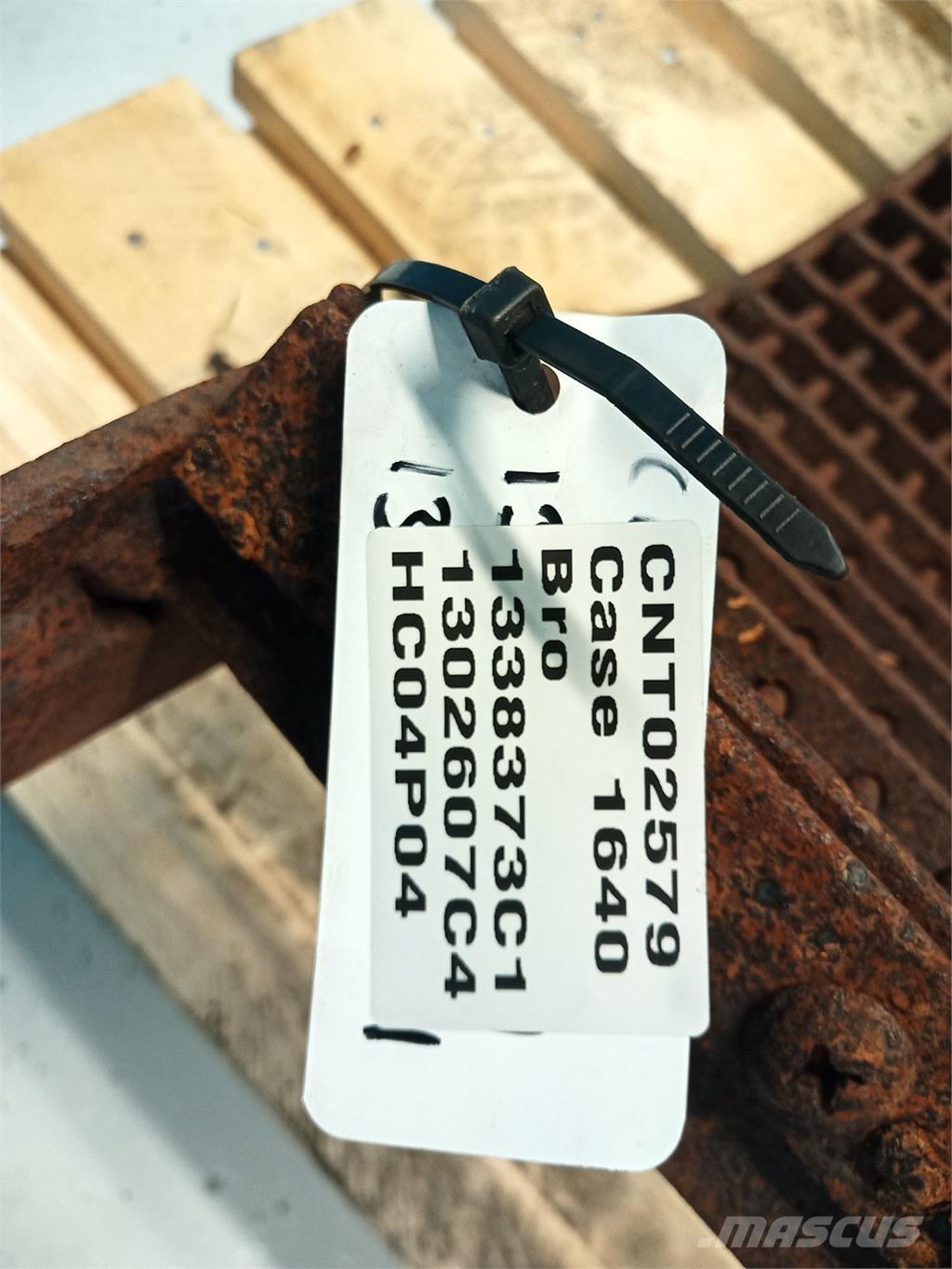 CASE 1640 Lisavarustus ja komponendid