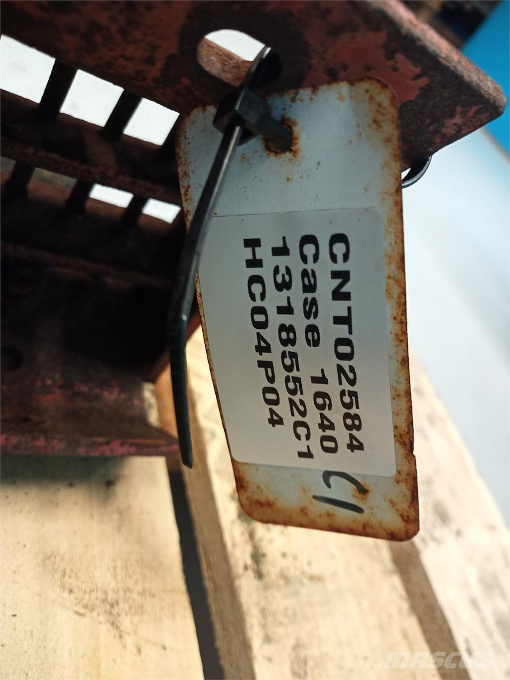 CASE 1640 Lisavarustus ja komponendid