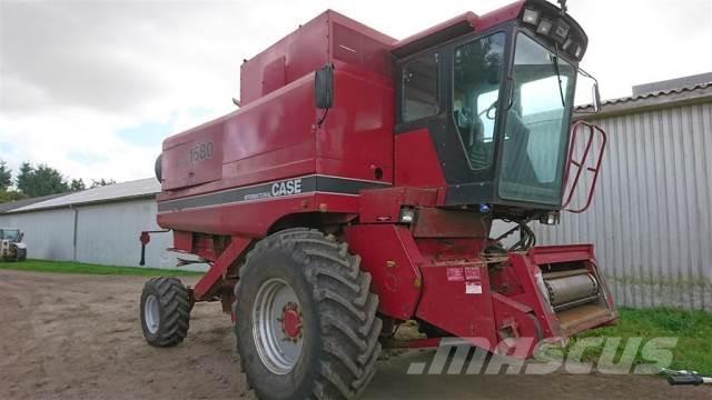 CASE 1680 Teraviljakombainid