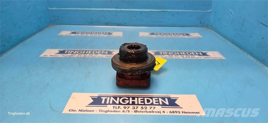 CASE 1680 Lisavarustus ja komponendid