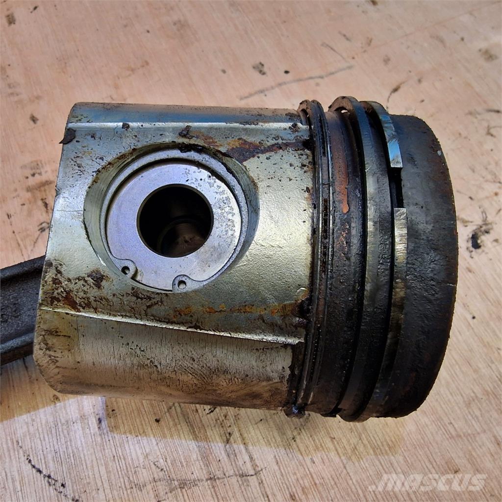 CASE 2188 Mootorid