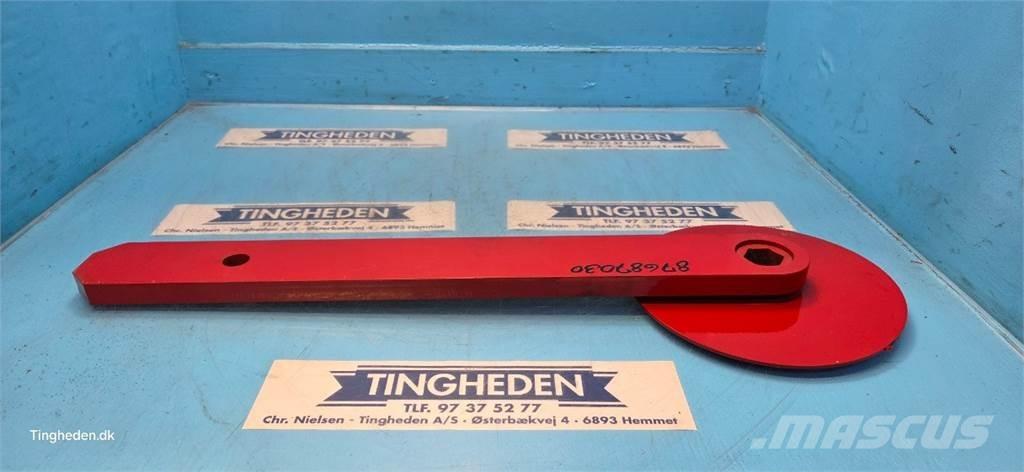 CASE 5088 Lisavarustus ja komponendid