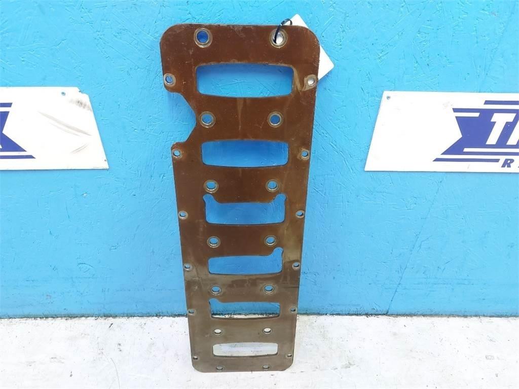 CASE 7010 Mootorid
