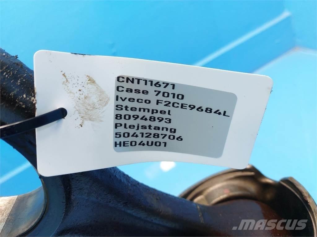 CASE 7010 Mootorid