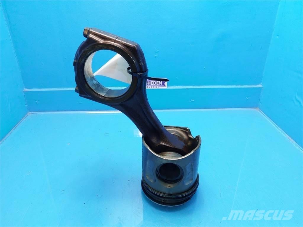 CASE 7010 Mootorid
