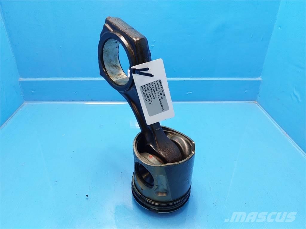 CASE 7010 Mootorid