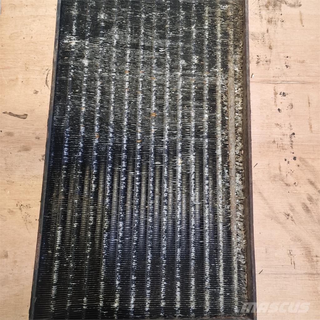 CASE 7130 Radiaatorid