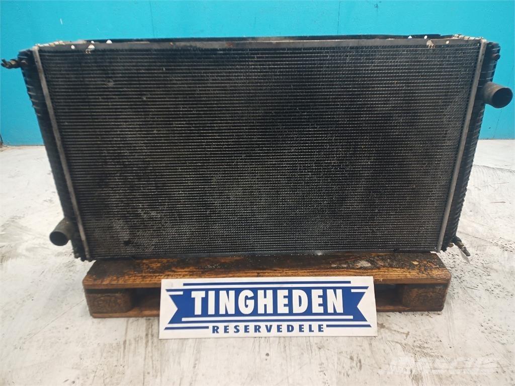 CASE 8010 Radiaatorid